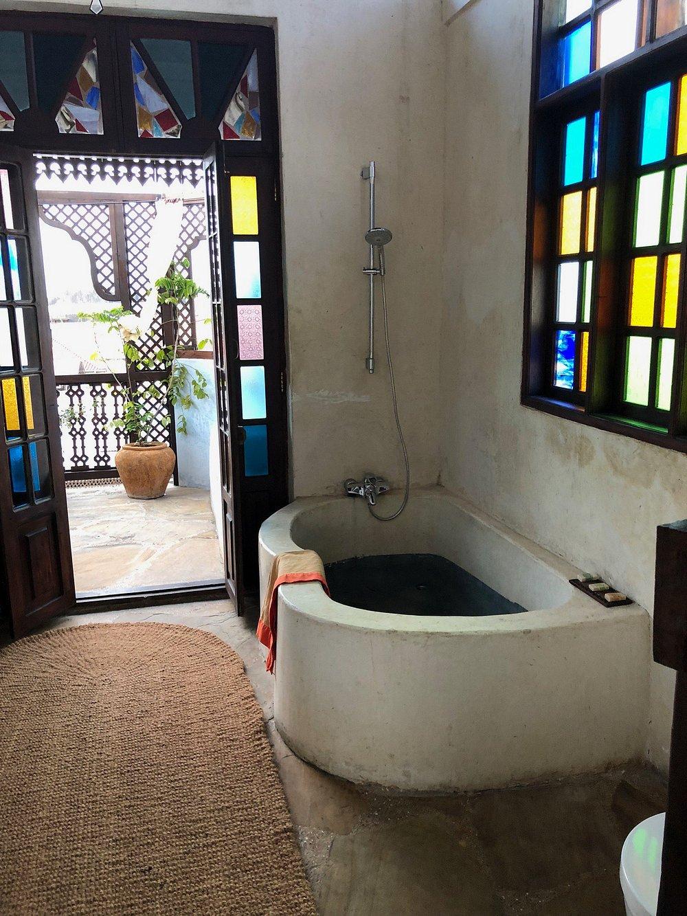 Emerson Spice Hotel