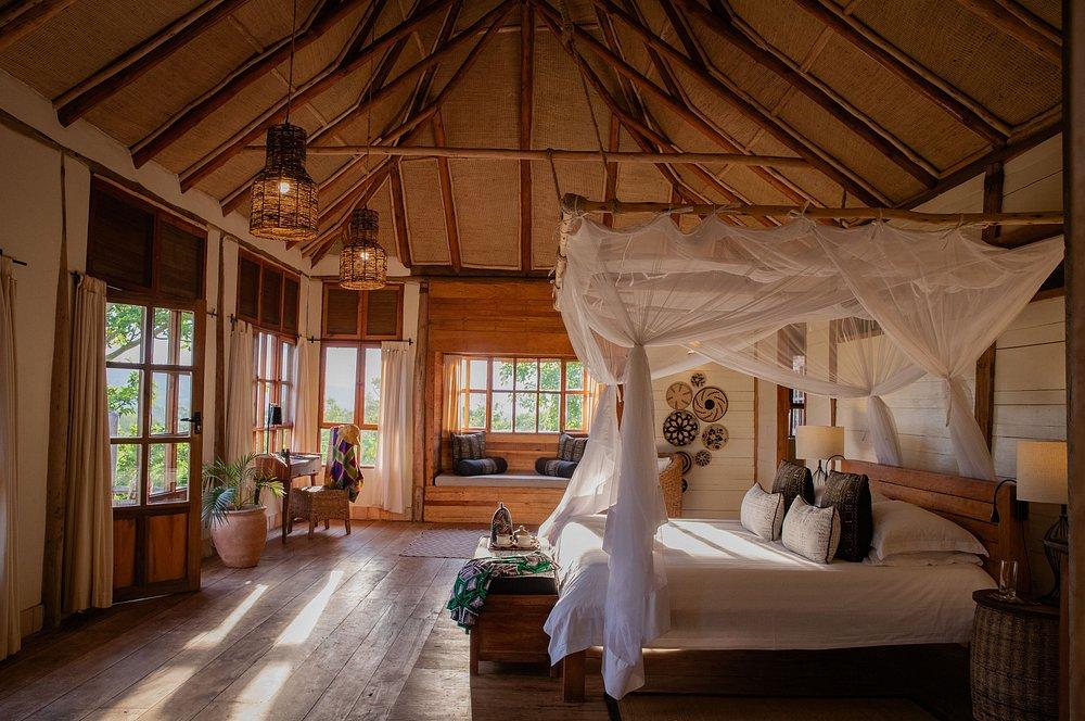 Kyambura Gorge Lodge