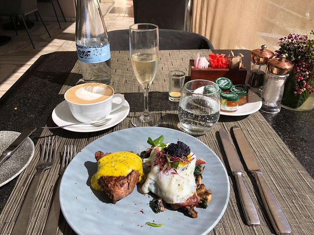 Four Seasons The Westcliff
