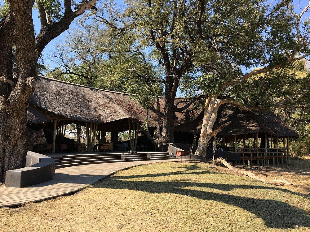 Eagle Island Lodge