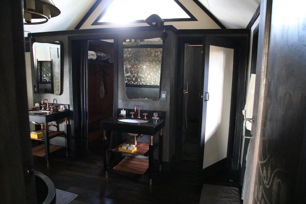 Eagle Island Lodge