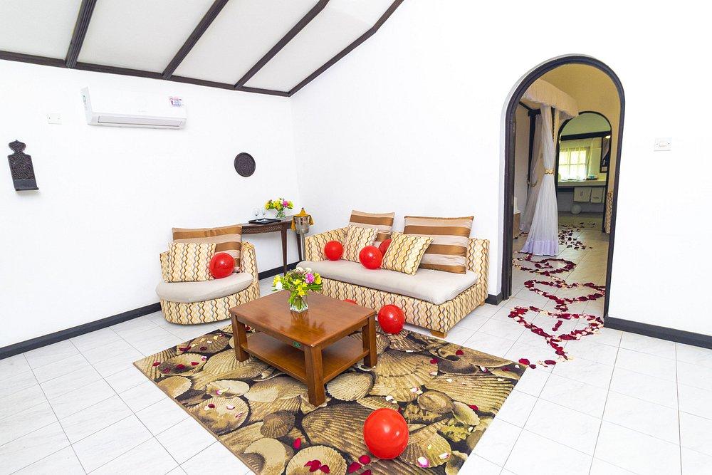 PrideInn Flamingo Beach Resort
