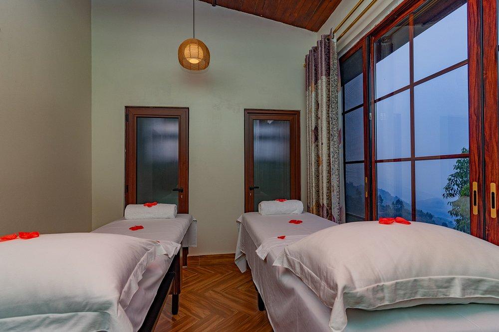 Gorilla Heights Lodge