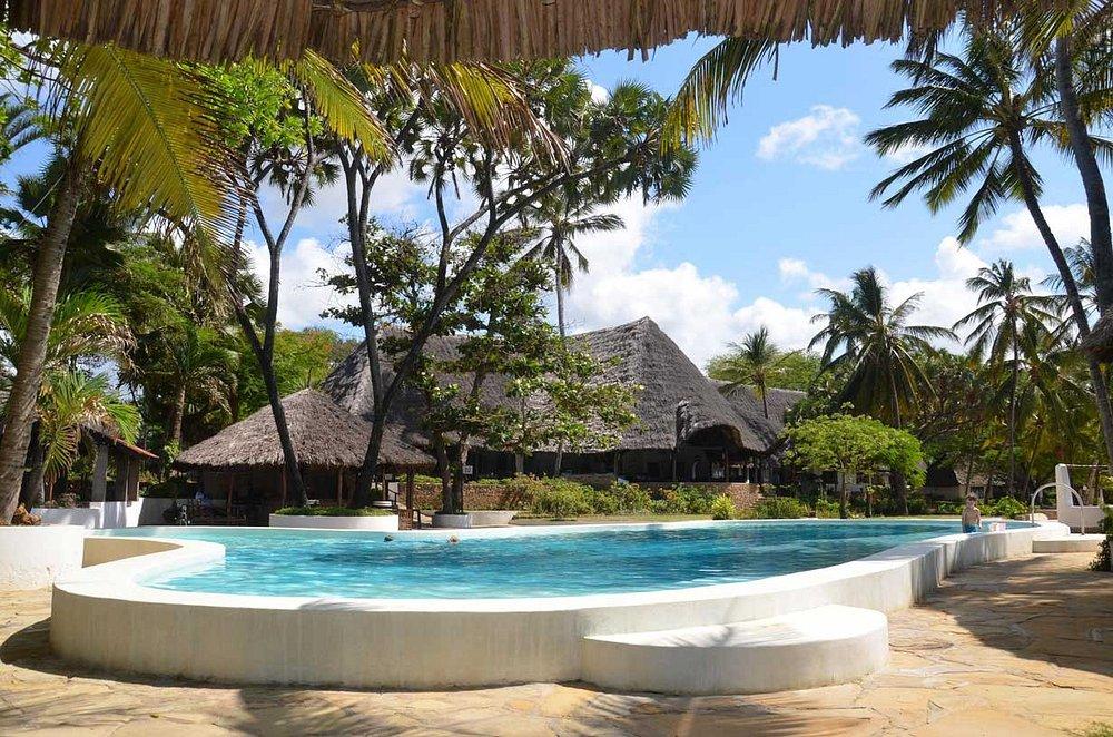 Driftwood Beach Club