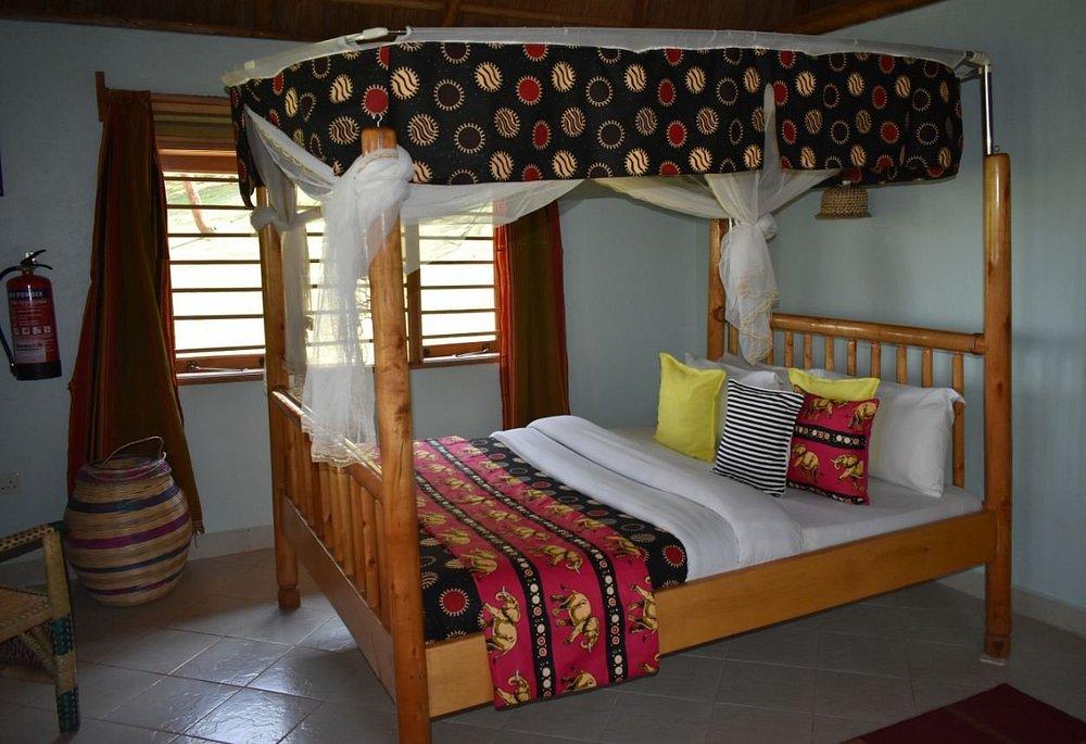 Chimpanzee Lodge