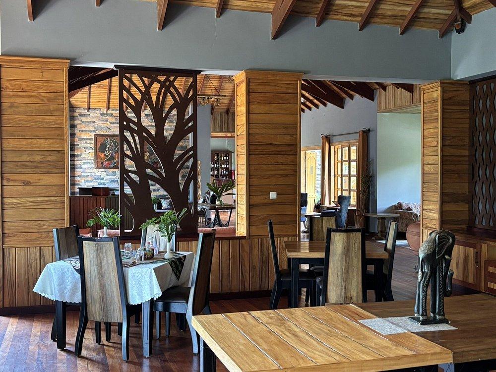 Chimpundu Lodge